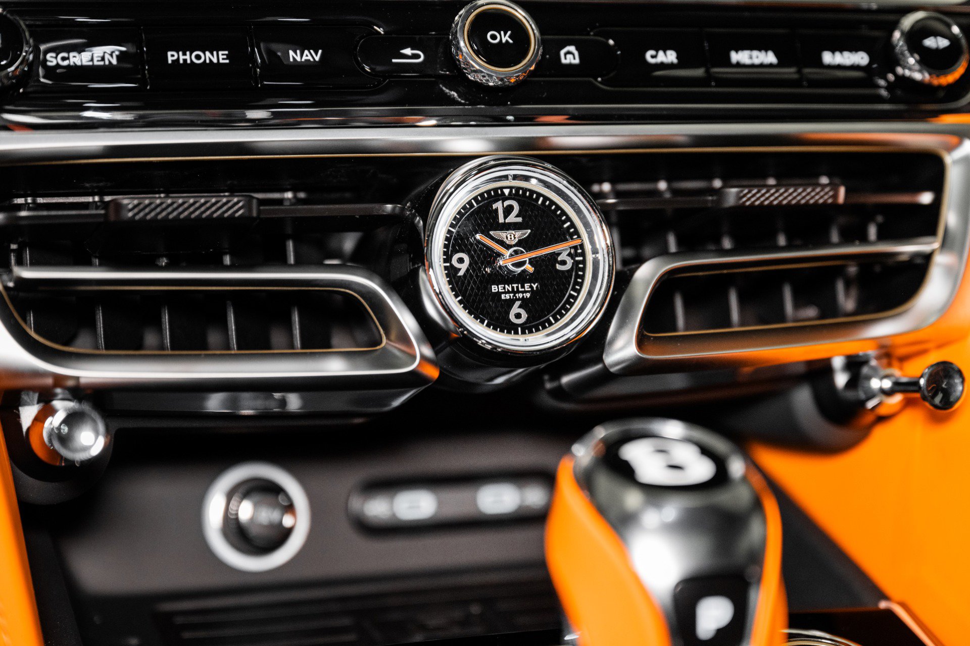 New 2025 Bentley Flying Spur Plug-In Hybrid image 47