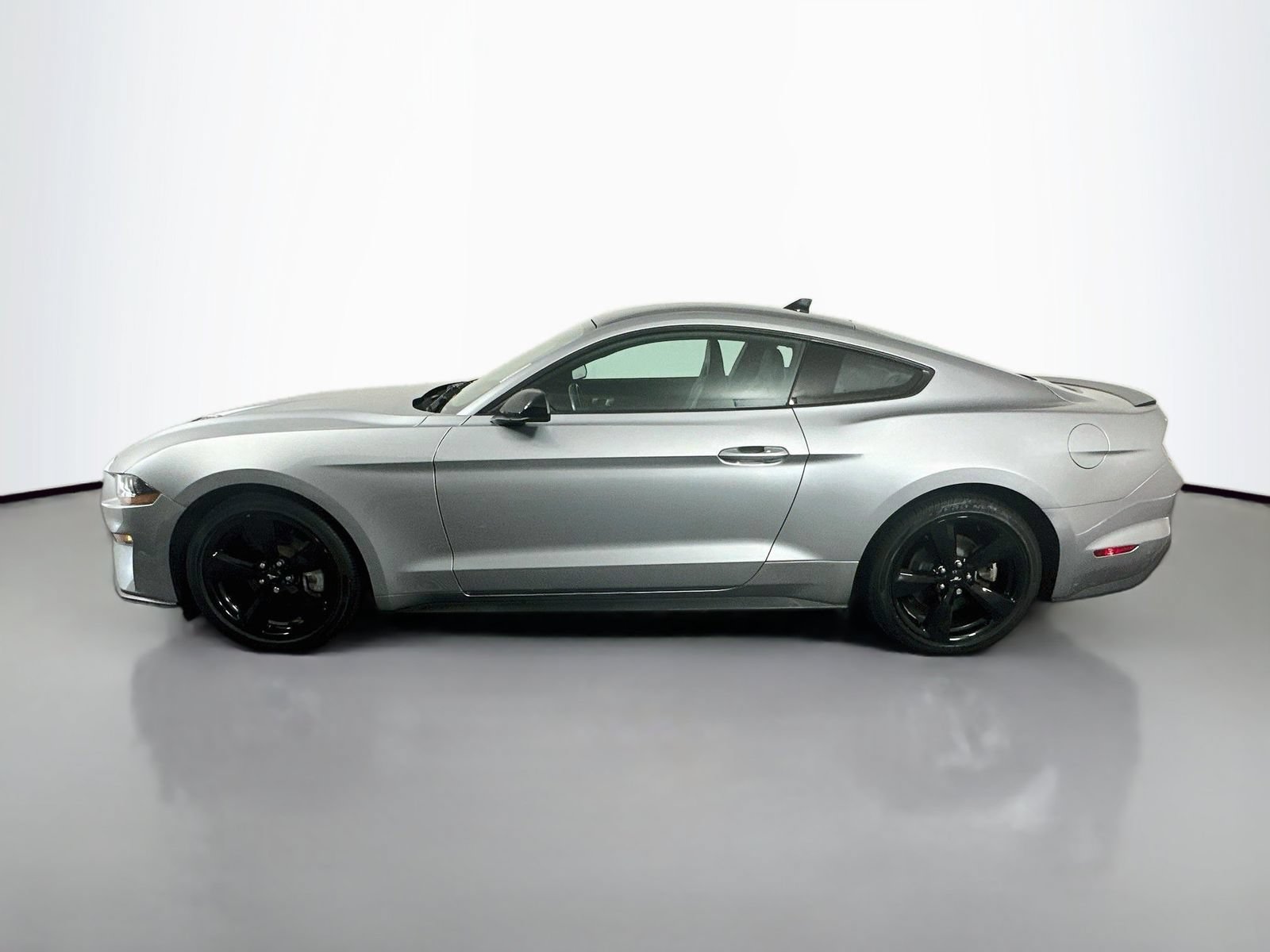 Used 2023 Ford Mustang Premium RWD image 4