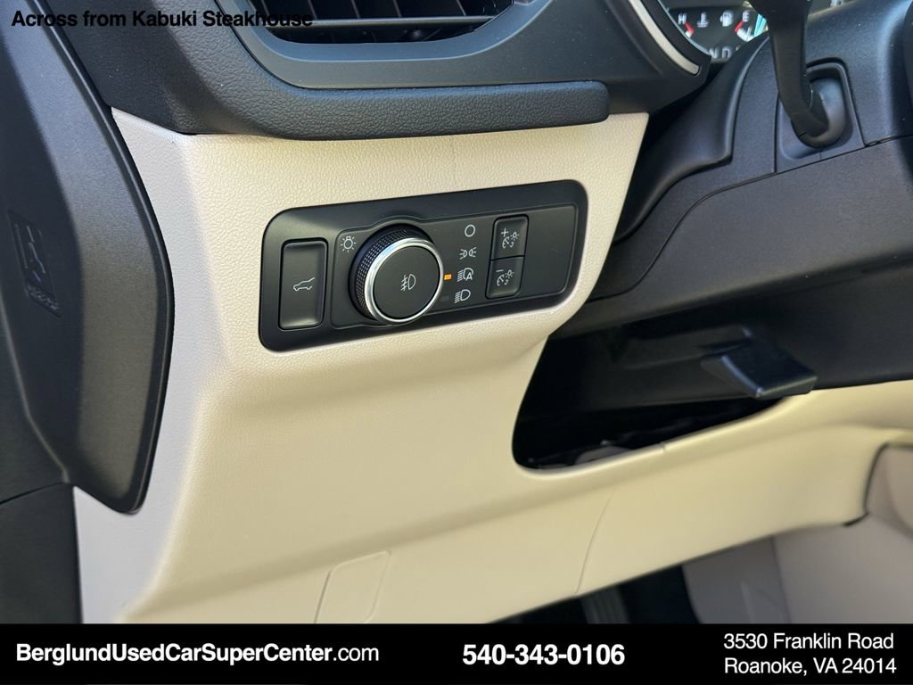 Used 2022 Ford Escape SEL image 18