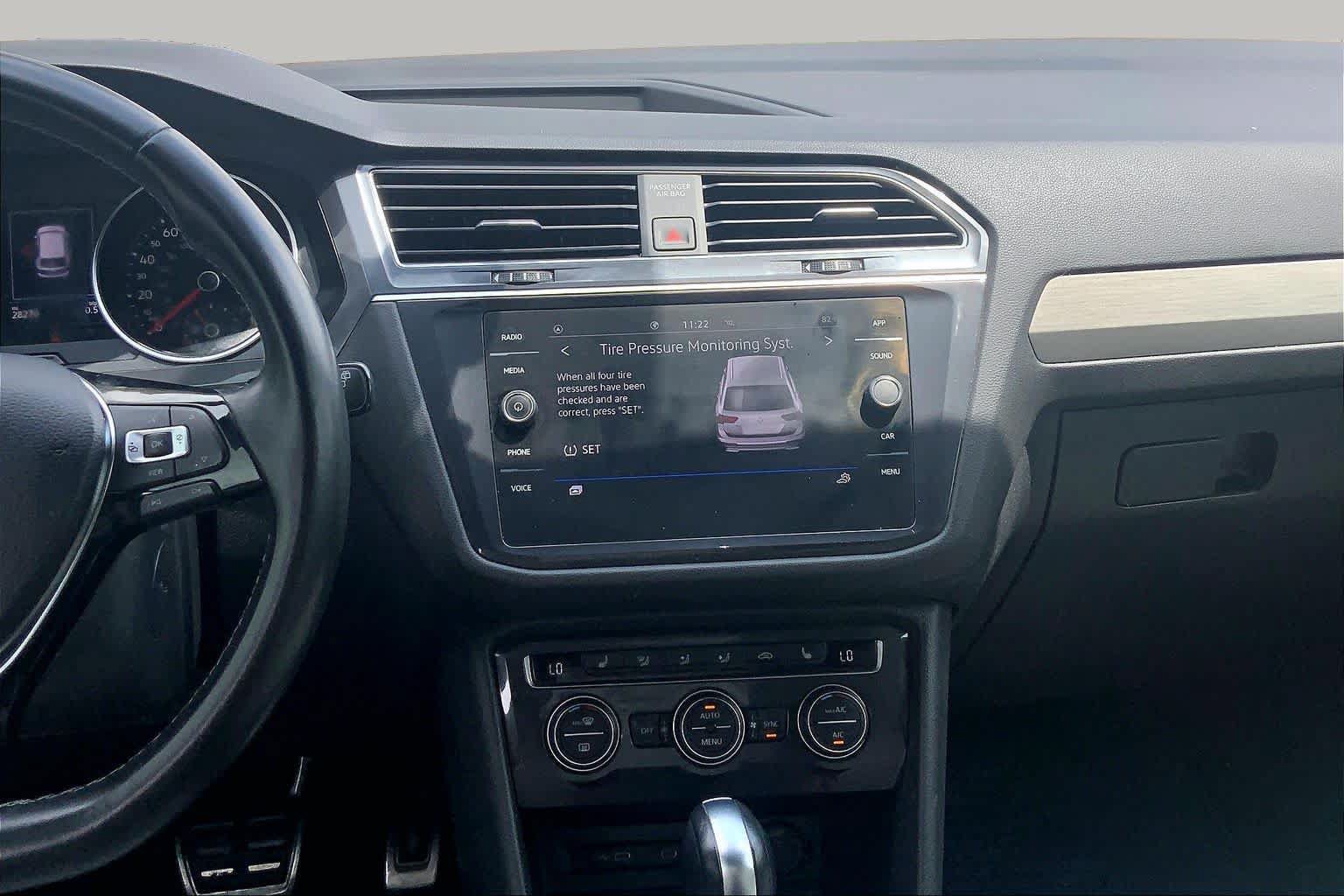 Used 2021 Volkswagen Tiguan SE R-Line FWD image 6