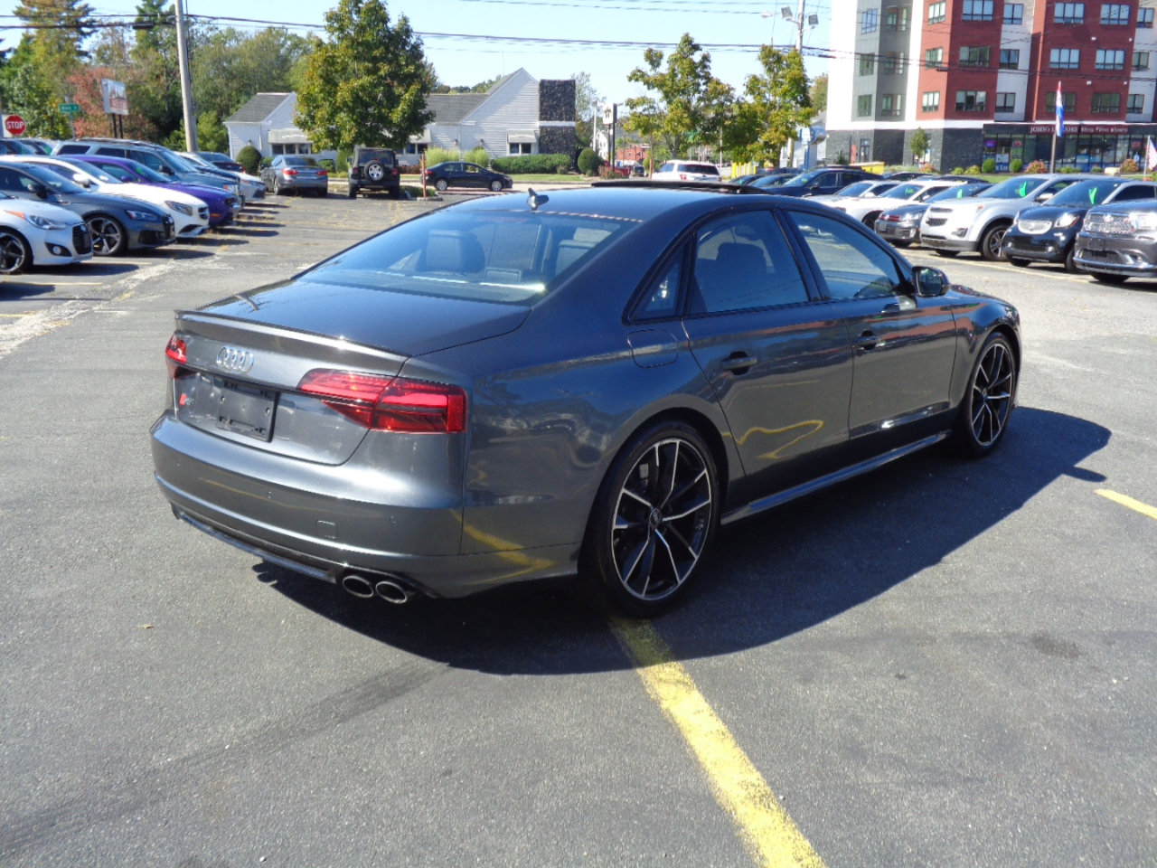 Used 2017 Audi S8 Plus w/ Dynamic Package image 12