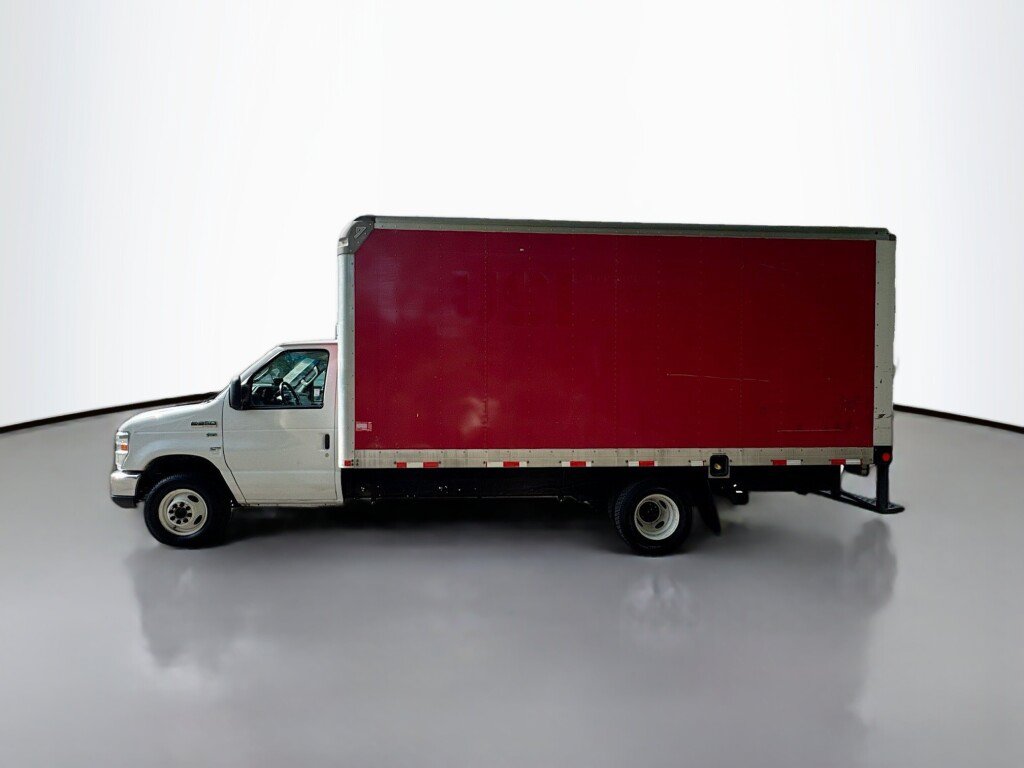 Used 2015 Ford E-350 and Econoline 350 Super Duty RWD image 4