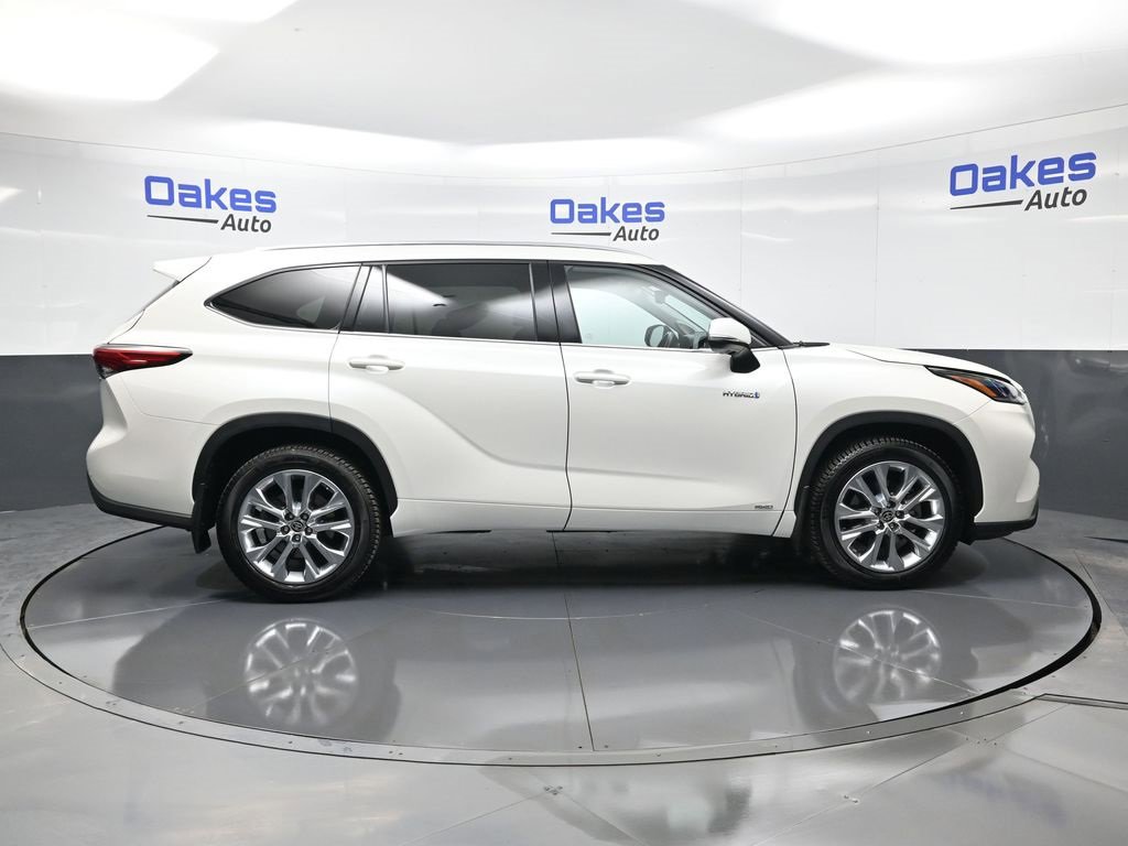 Used 2021 Toyota Highlander Limited image 9