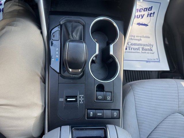 Used 2021 Toyota Highlander LE image 30