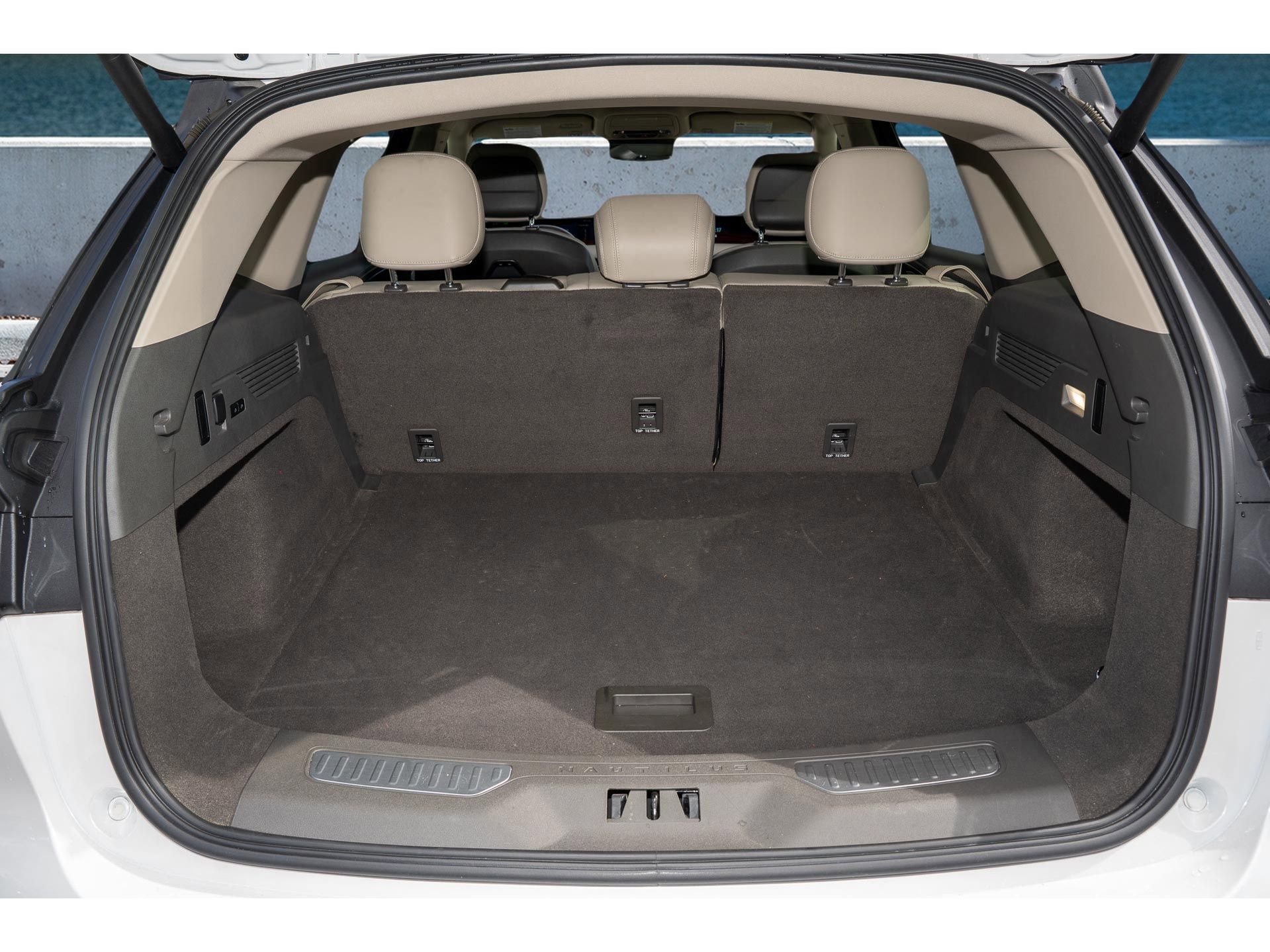 Used 2024 Lincoln Nautilus Reserve image 9