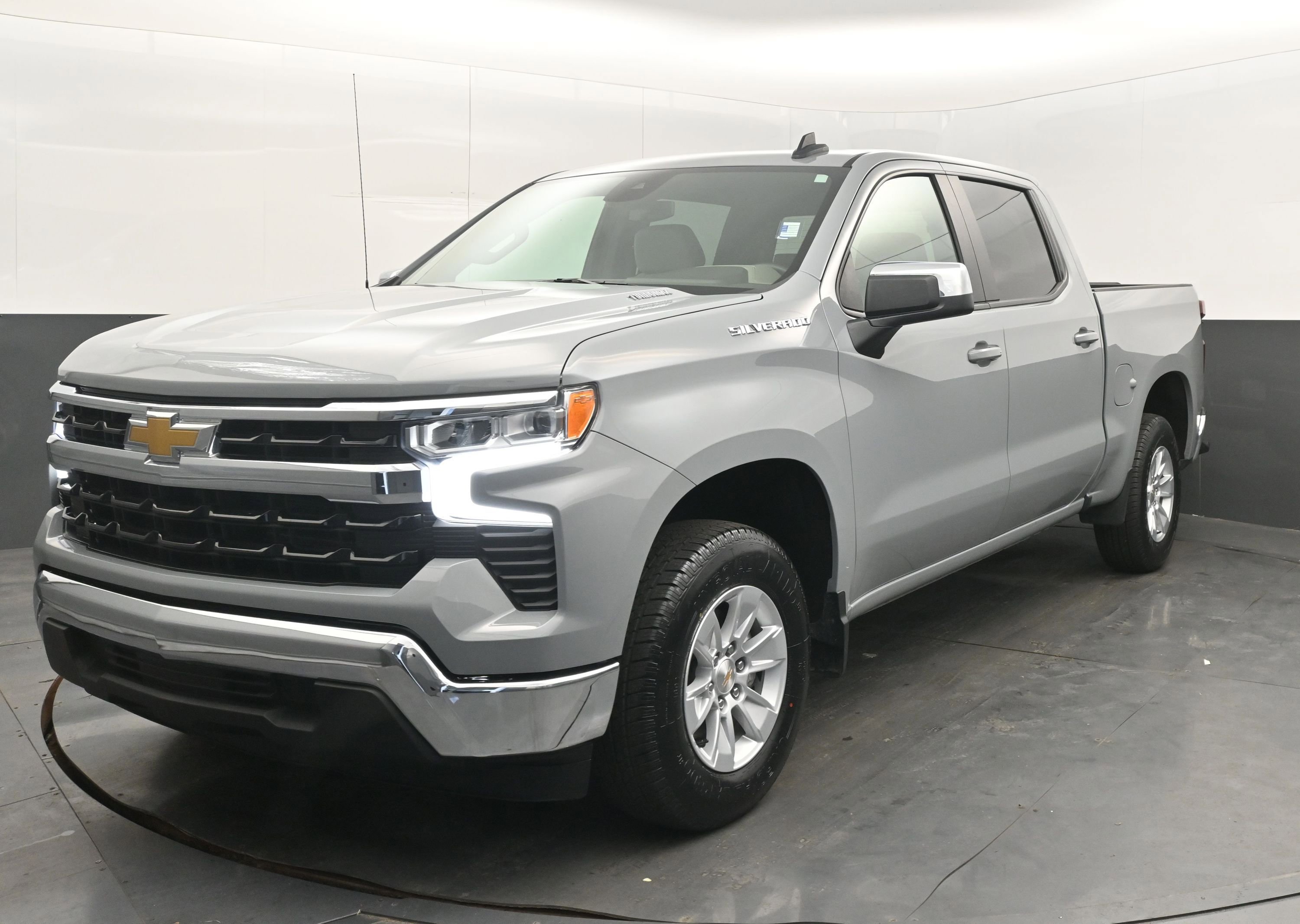 Used 2024 Chevrolet Silverado 1500 LT w/ Protection Package image 4