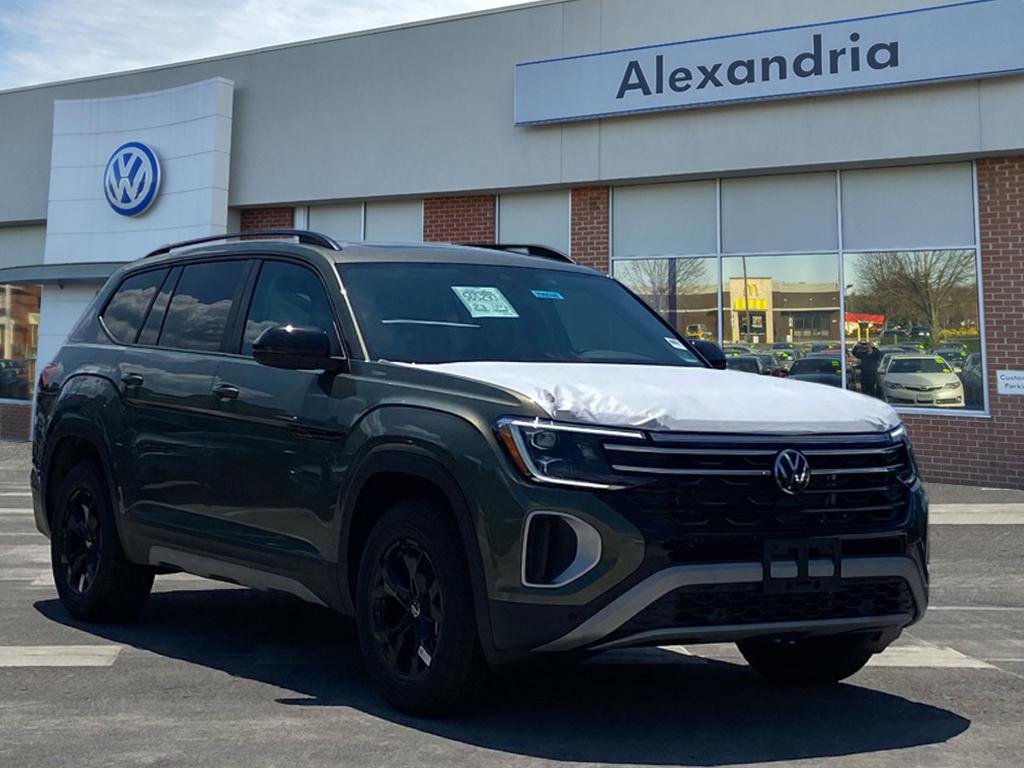 New 2025 Volkswagen Atlas Peak Edition SE