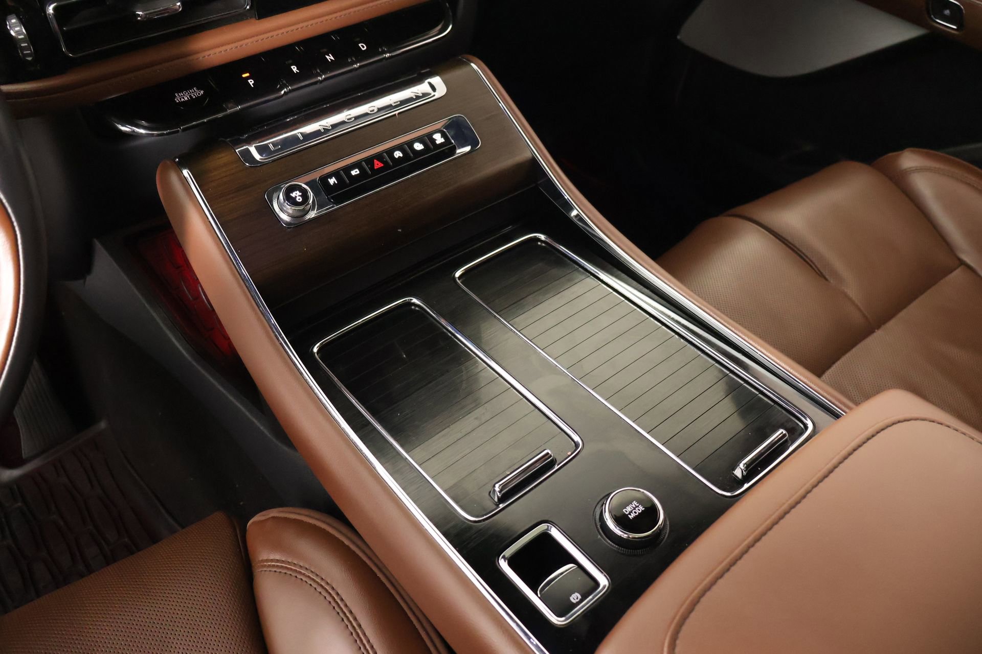 Used 2025 Lincoln Aviator Reserve w/ Equipment Group 201A AWD/4WD image 9