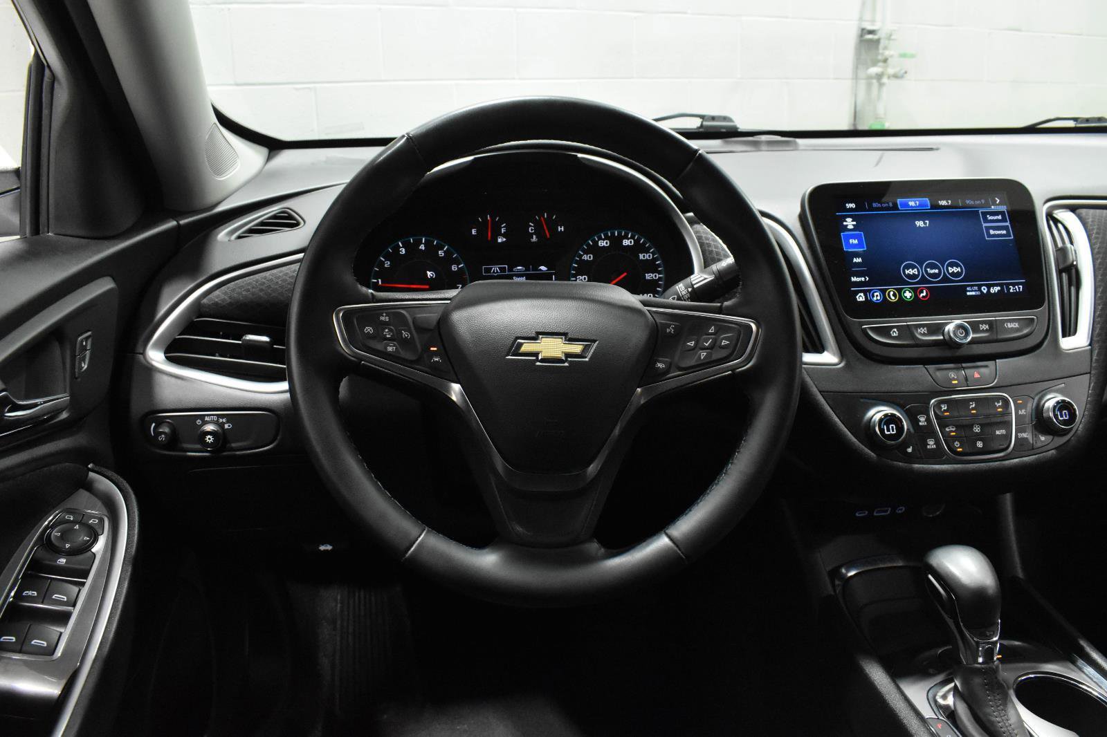 Used 2024 Chevrolet Malibu LT w/ Sport Edition image 6