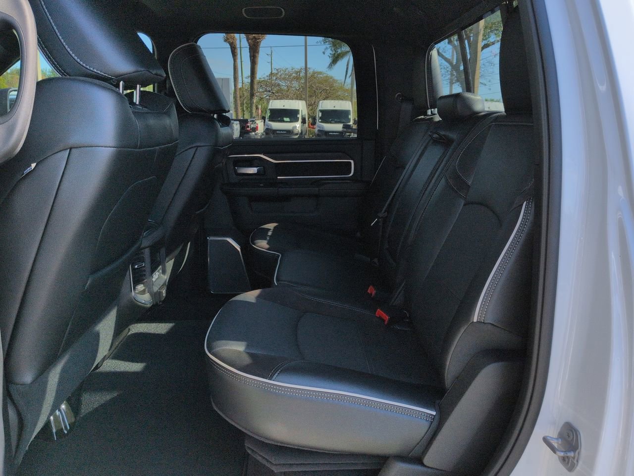 Used 2025 RAM 3500 Laramie AWD/4WD image 14