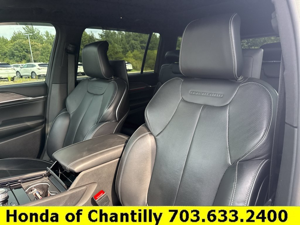 Used 2024 Jeep Grand Cherokee L Overland w/ Luxury Tech Group IV AWD/4WD image 23