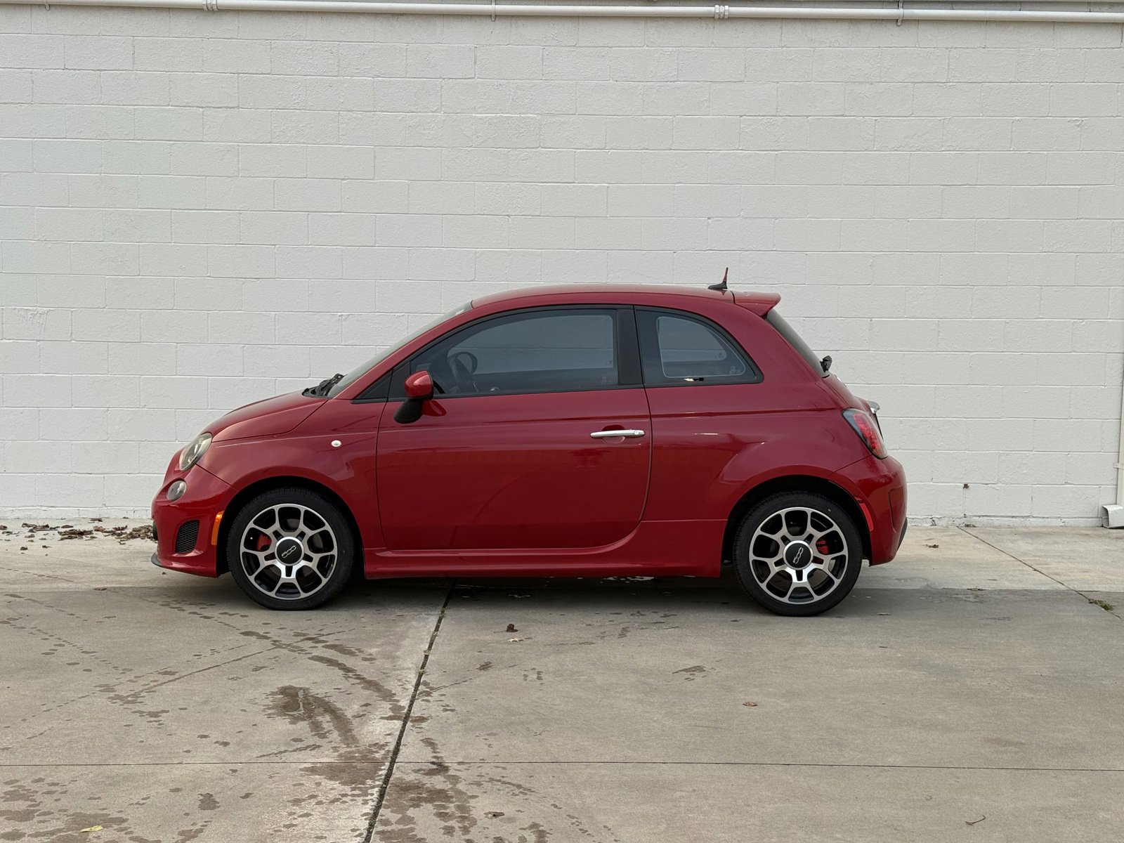 Used 2013 FIAT 500 Turbo w/ Beats Audio Pkg FWD image 3