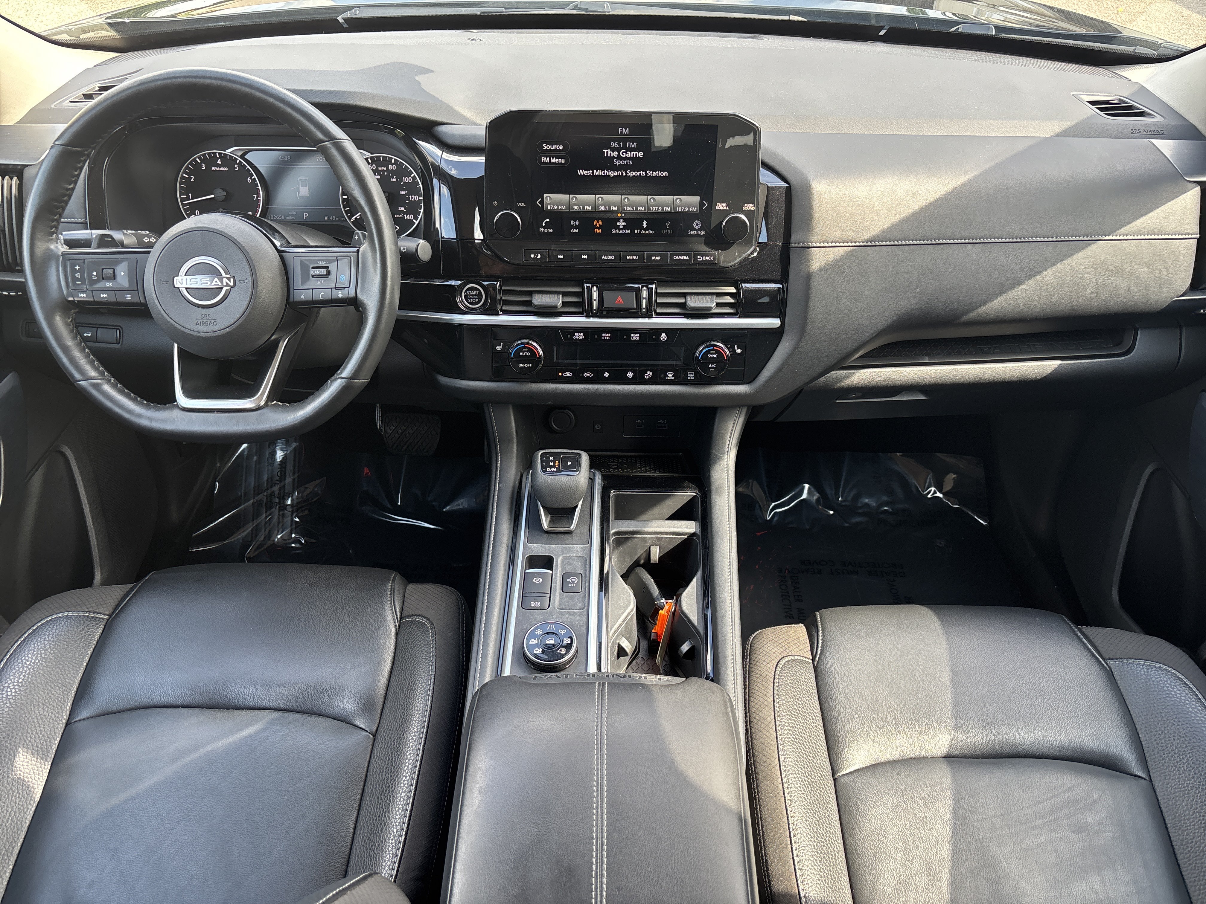 Used 2023 Nissan Pathfinder SL AWD/4WD image 16