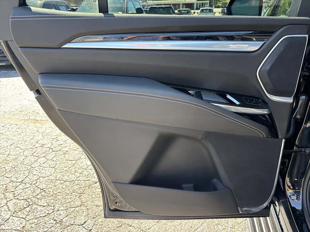 Used 2026 Cadillac Escalade Sport AWD/4WD image 19