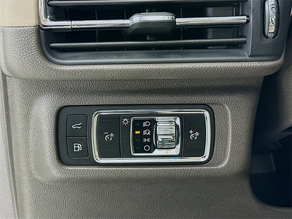 Used 2024 Lincoln Corsair Grand Touring image 10