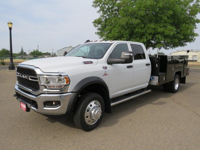 New 2023 RAM 5500 Tradesman w/ Chrome Appearance Group RWD image 7