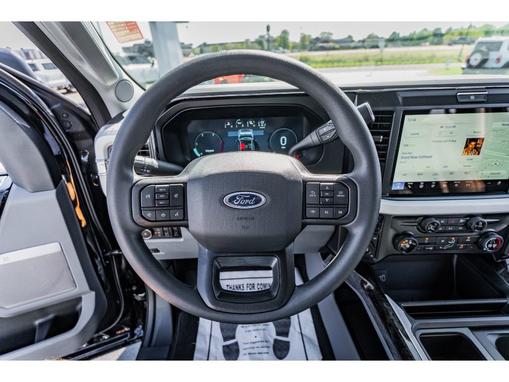 Used 2025 Ford F250 XLT w/ Black Appearance Package AWD/4WD image 11