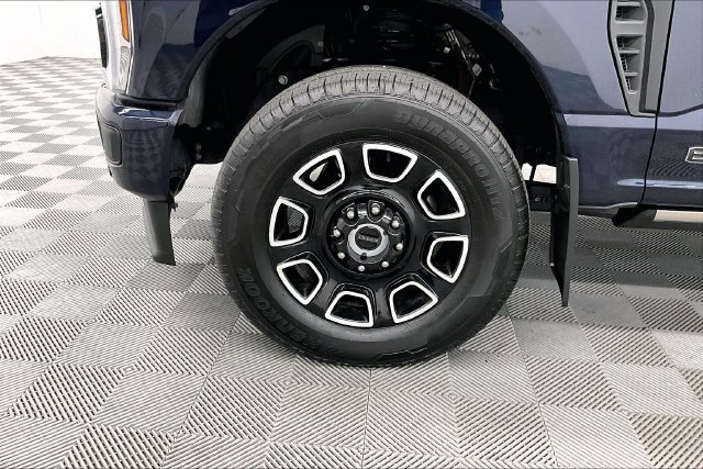 Used 2025 Ford F250 Platinum AWD/4WD image 9