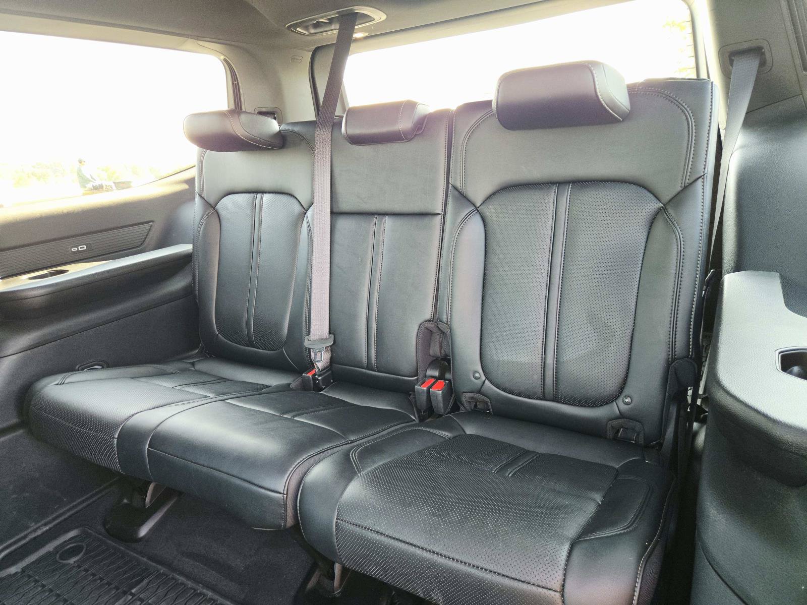 Used 2024 Jeep Wagoneer Series II w/ Convenience Group I AWD/4WD image 16