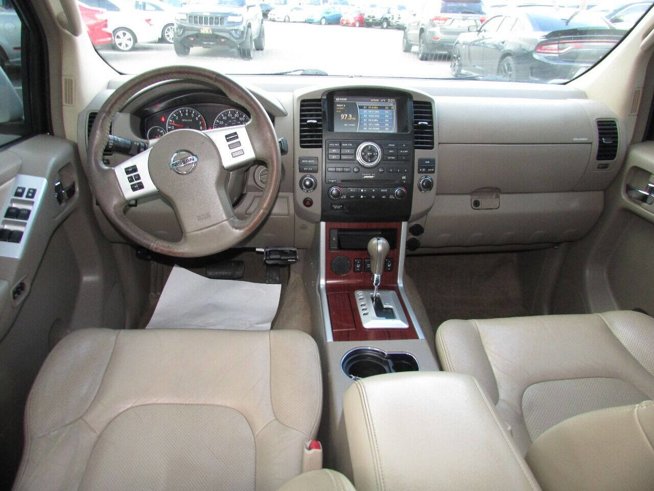 Used 2010 Nissan Pathfinder LE image 59