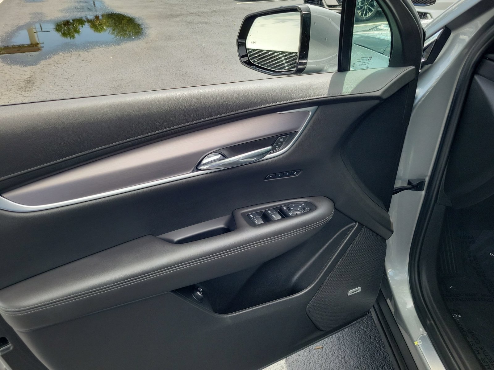 Used 2025 Cadillac XT6 Luxury FWD image 20
