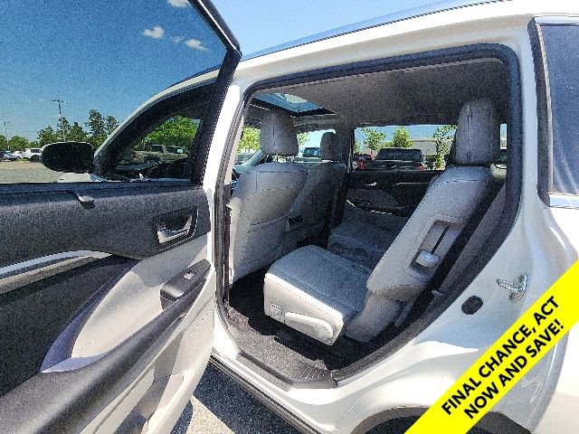 Used 2019 Toyota Highlander Limited AWD/4WD image 18