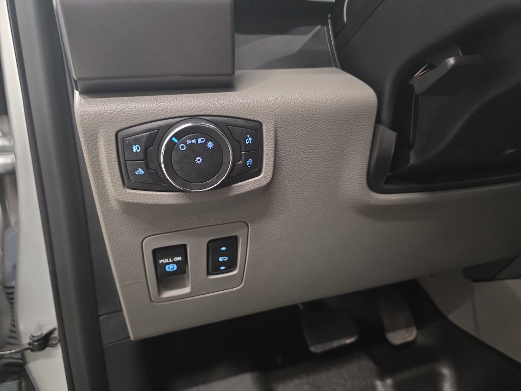 Used 2017 Ford F150 XLT w/ Equipment Group 302A Luxury image 21