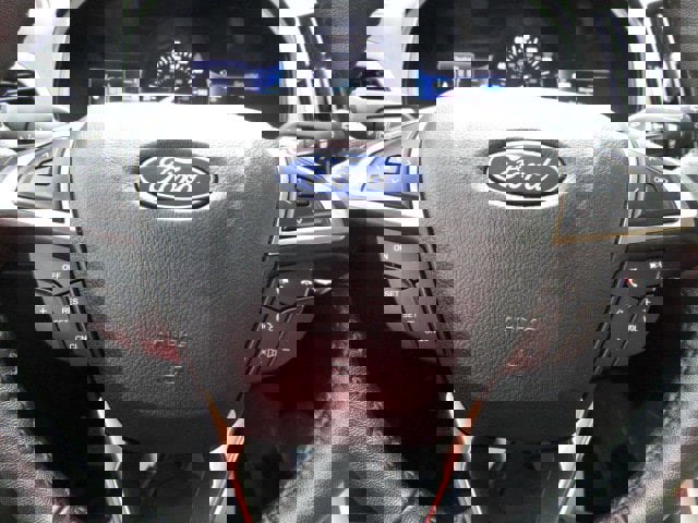 Used 2024 Ford Edge SEL image 17