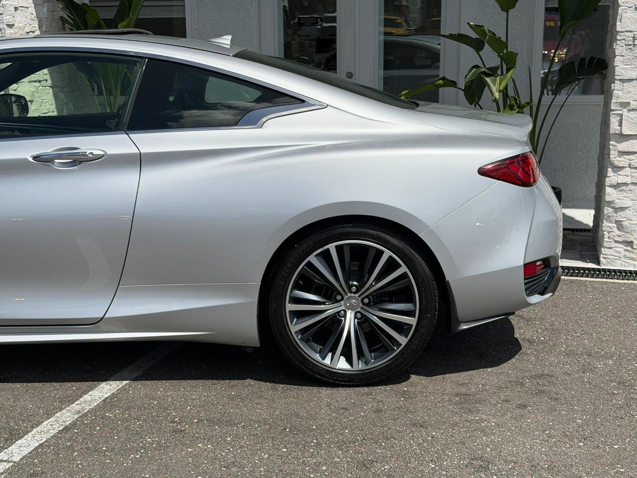 Used 2017 INFINITI Q60 3.0t w/ Premium Plus Package 3.0T RWD image 12