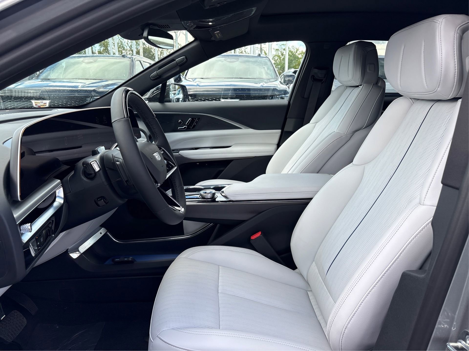 New 2026 Cadillac Lyriq Luxury image 9