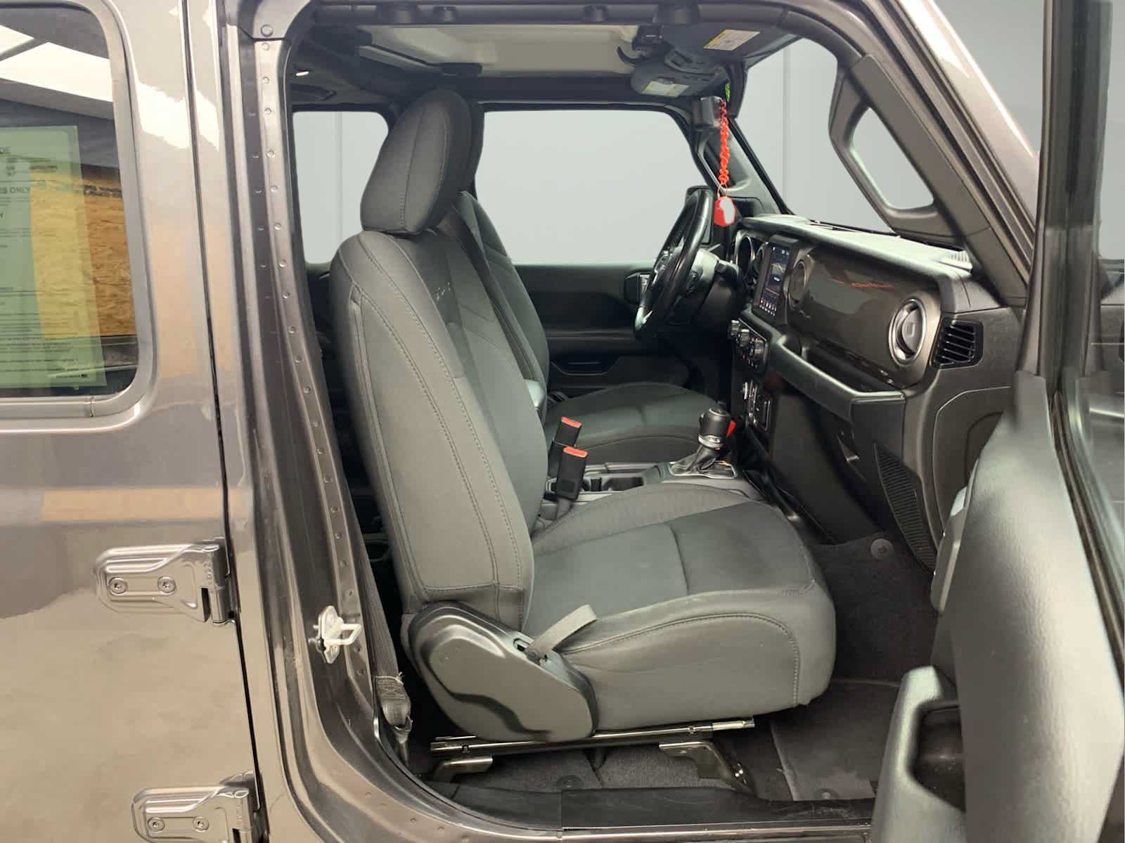 Used 2020 Jeep Gladiator Overland AWD/4WD image 16