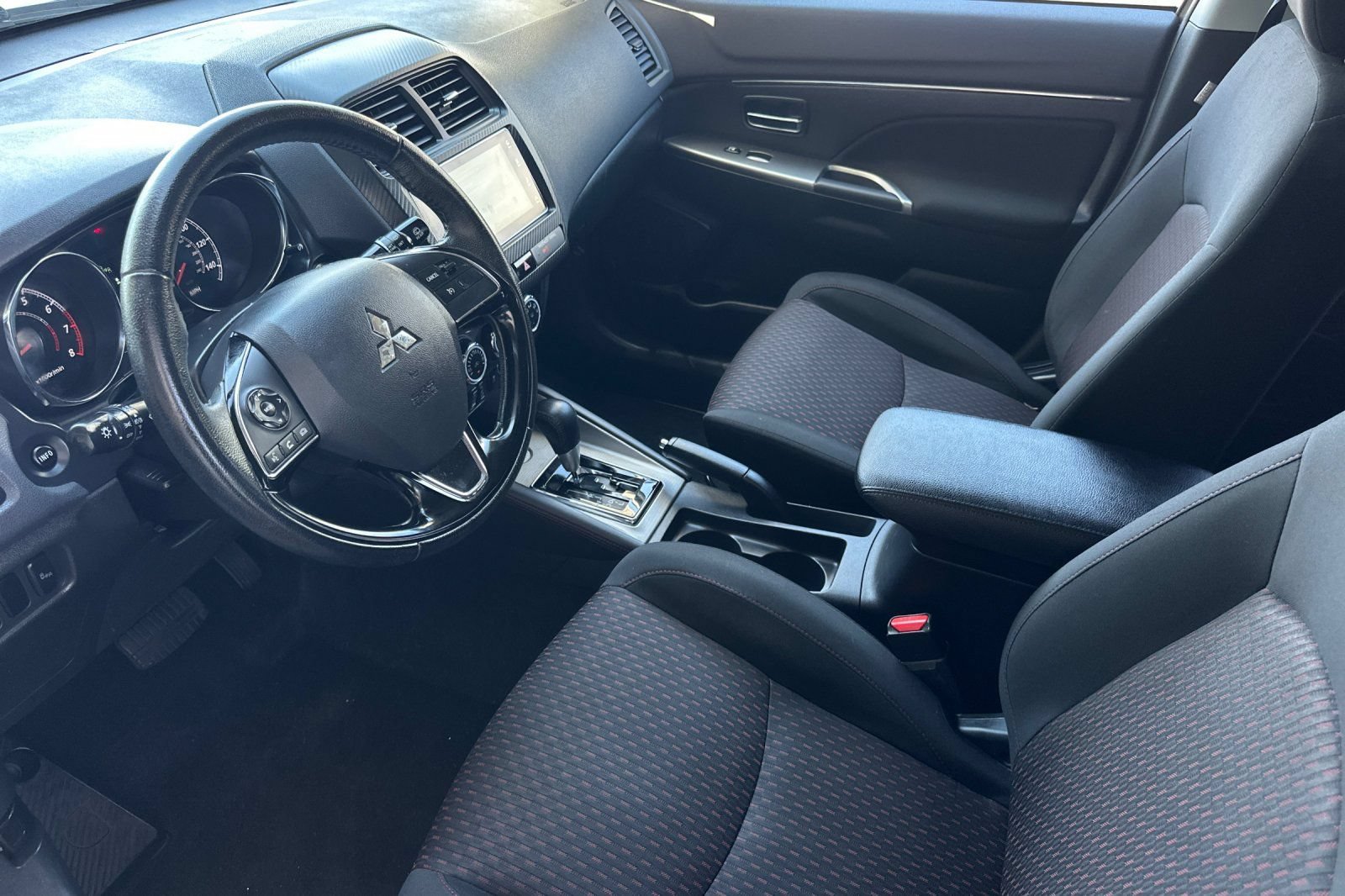Used 2019 Mitsubishi Outlander Sport SE FWD image 10
