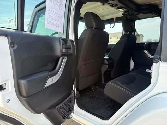 Used 2015 Jeep Wrangler Unlimited Sahara w/ Max Tow Package image 31