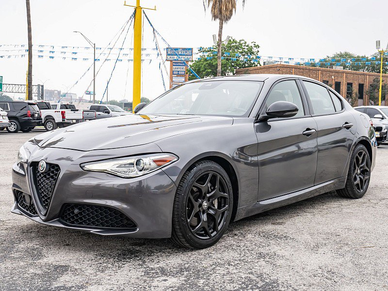 Used 2021 Alfa Romeo Giulia Sprint w/ Nero Edizione RWD image 9