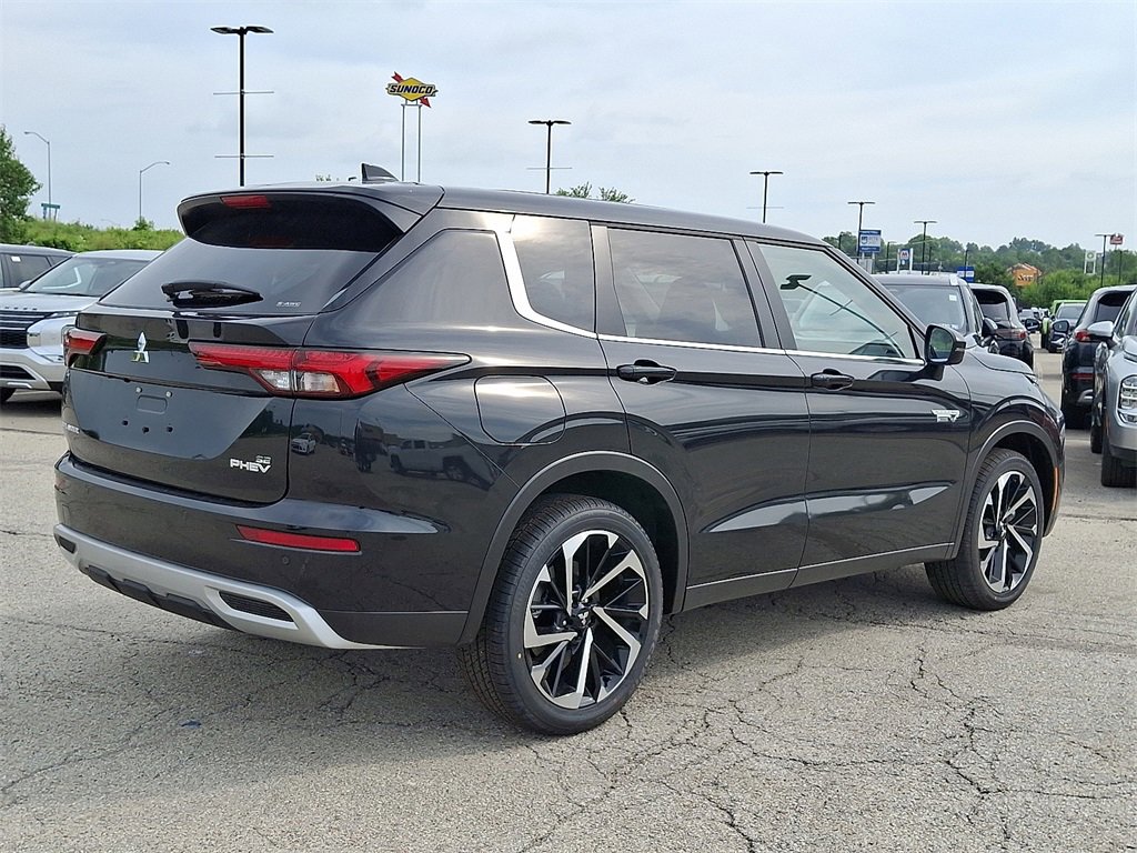 New 2025 Mitsubishi Outlander SE image 4