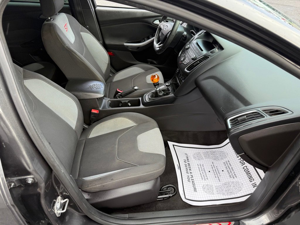 Used 2017 Ford Focus ST image 49