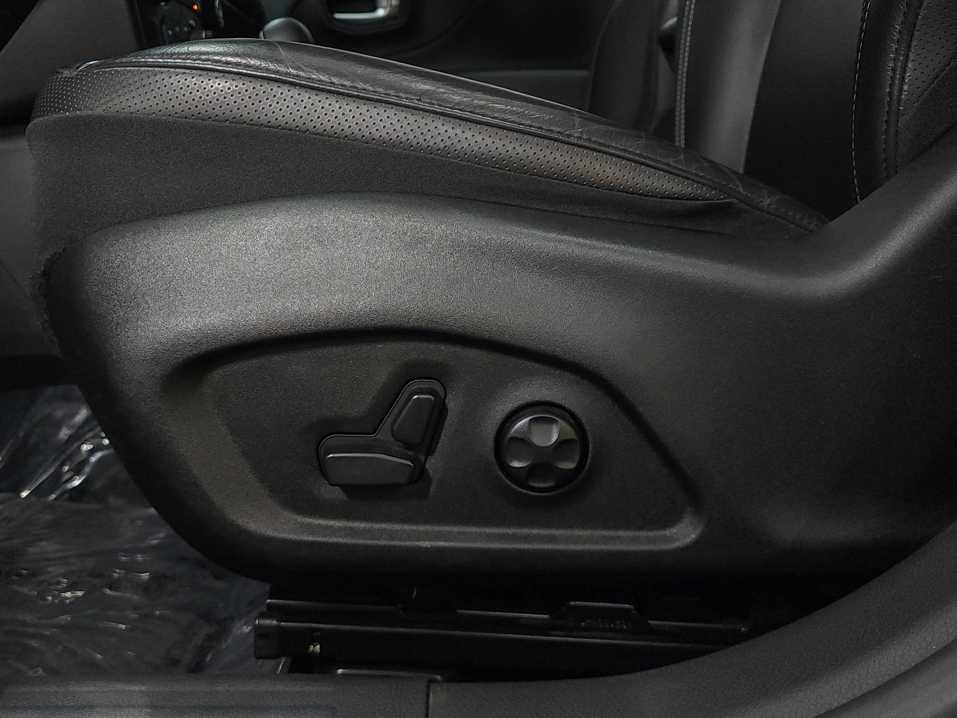 Used 2021 Jeep Renegade Limited image 39