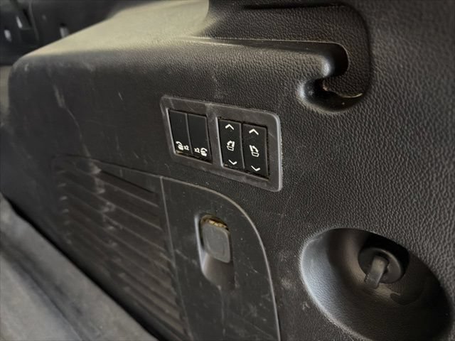 Used 2018 Chevrolet Suburban Premier AWD/4WD image 21