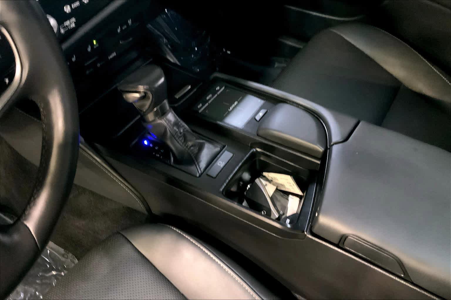 Certified 2022 Lexus ES 350 w/ Premium Package image 17