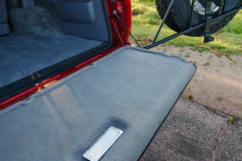 Used 1994 Ford Bronco XLT image 96