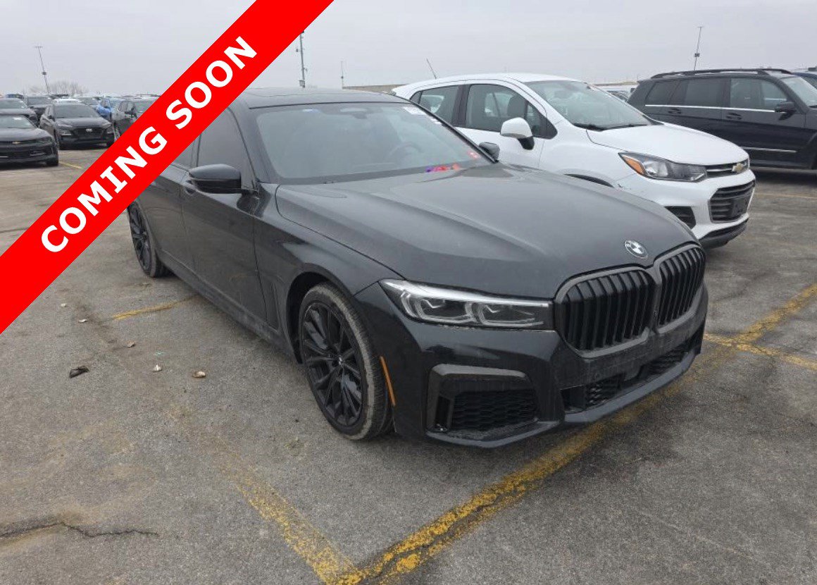 Used 2021 BMW 750i xDrive w/ M Sport Package image 3
