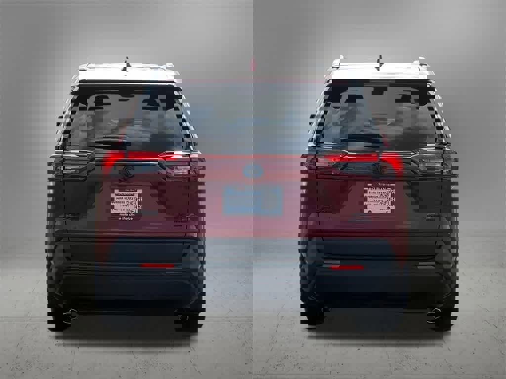 Used 2023 Toyota RAV4 XLE w/ Convenience Package image 5