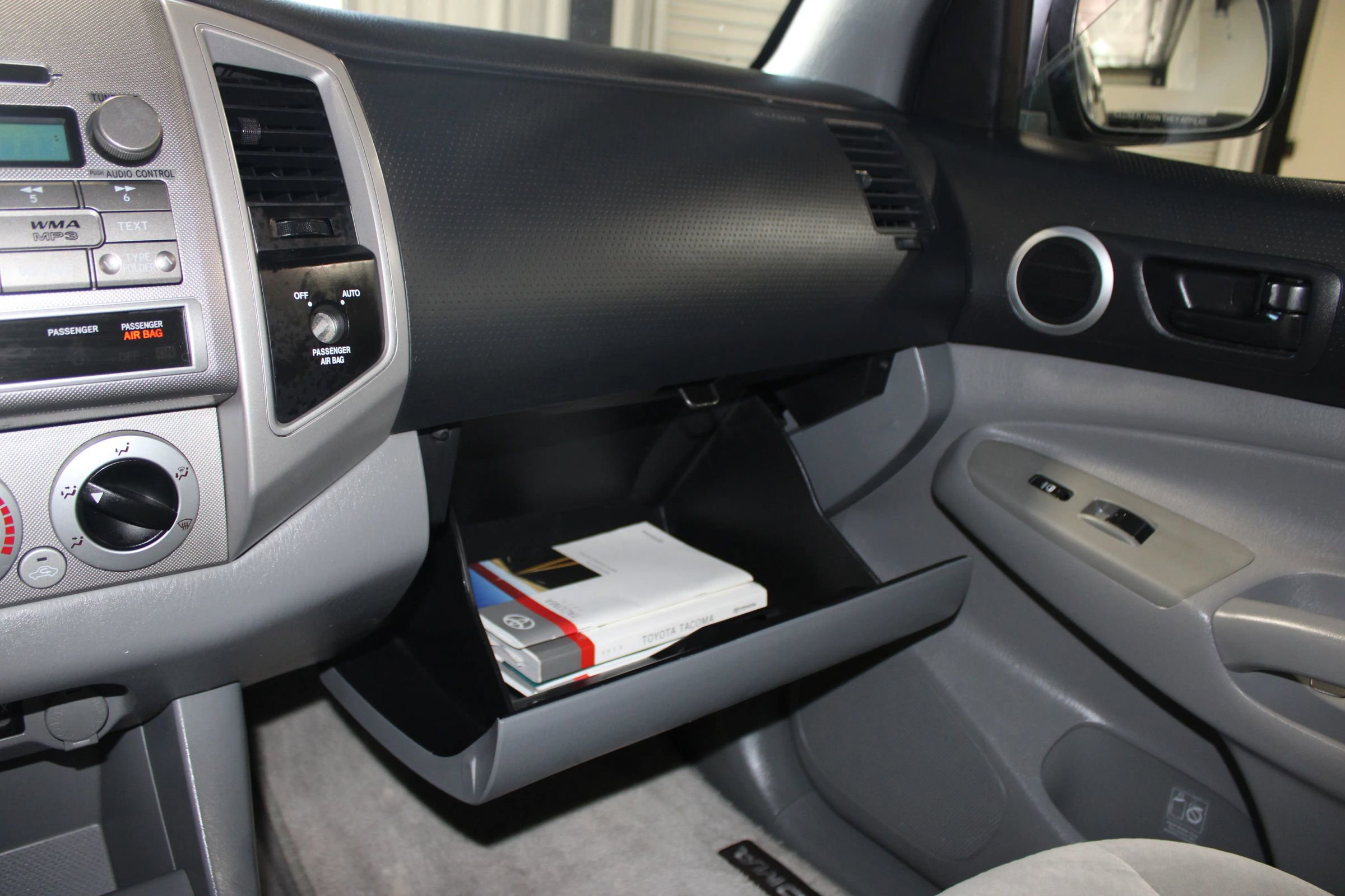 Used 2010 Toyota Tacoma 2WD Access Cab image 21