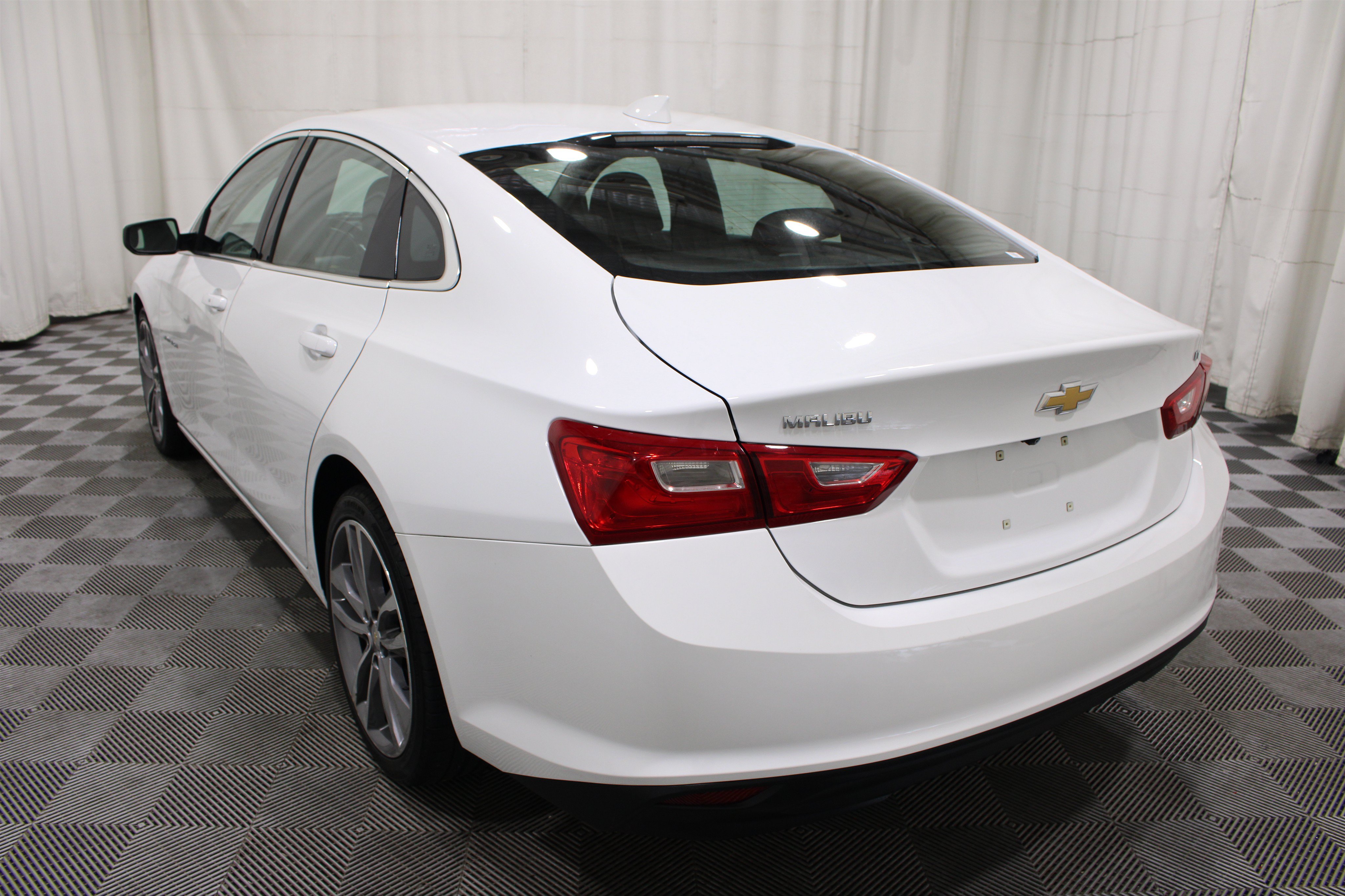 Used 2023 Chevrolet Malibu LT FWD image 32