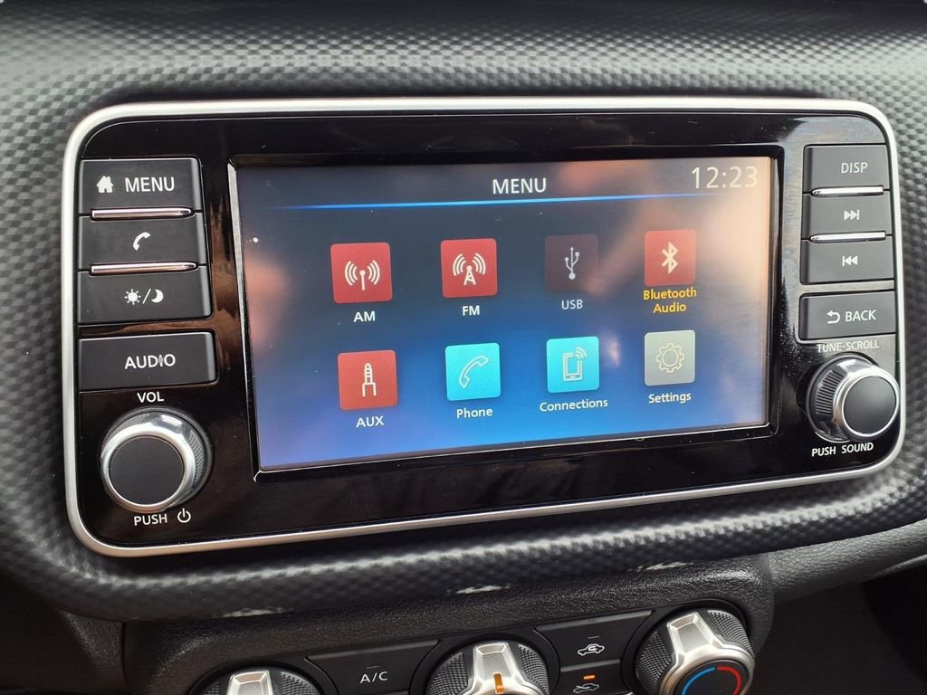 Certified 2025 Nissan Kicks Play S image 5