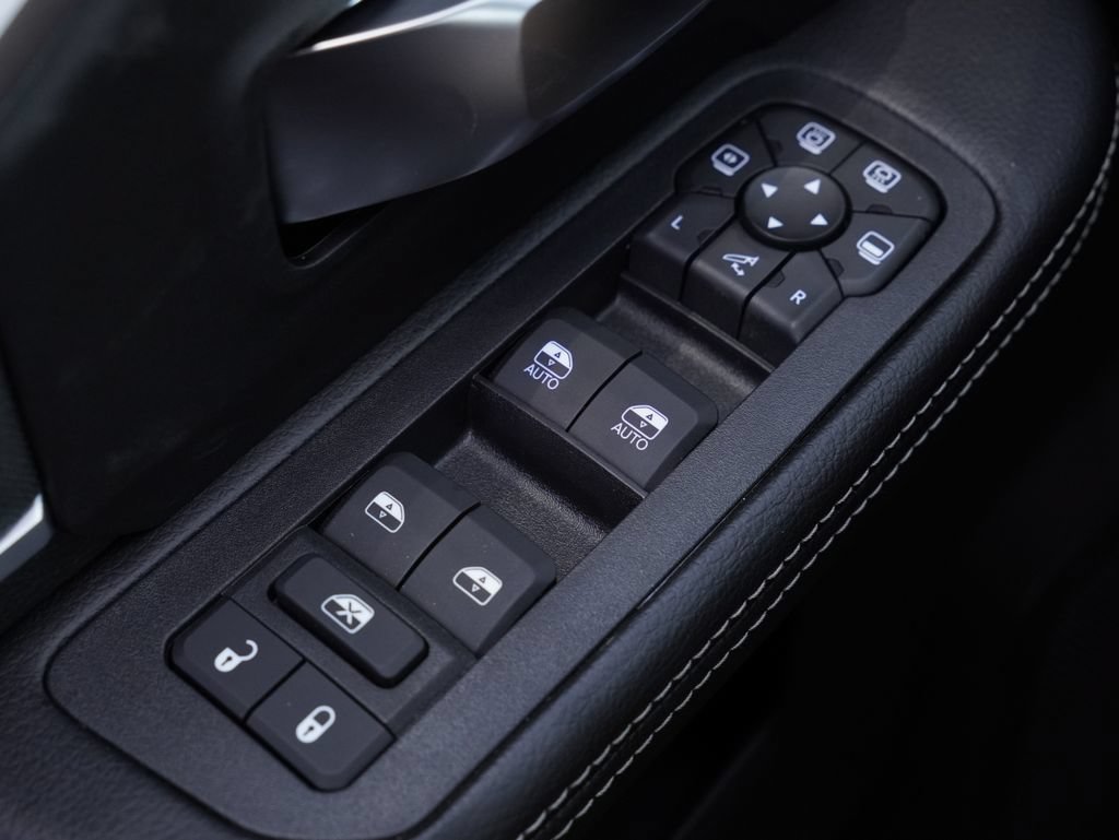 New 2026 RAM 2500 Big Horn AWD/4WD image 13