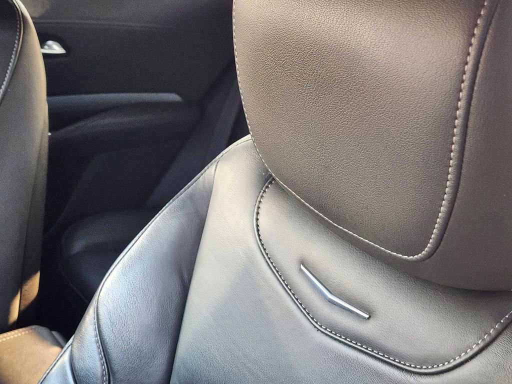 Used 2023 Cadillac XT4 Premium Luxury image 15