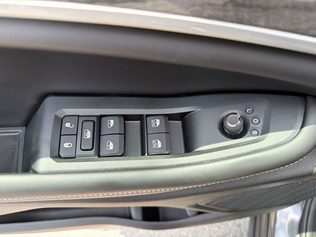 New 2026 Jeep Grand Cherokee Limited w/ Limited Altitude Package RWD image 28
