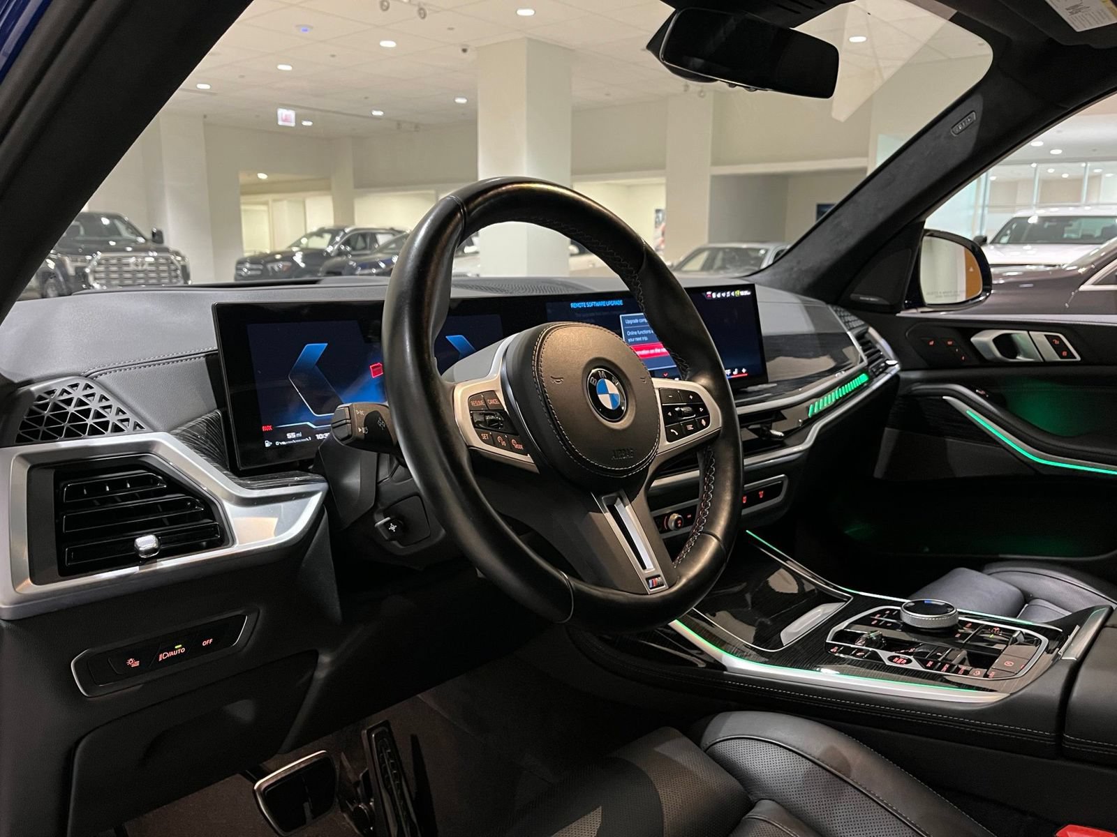 Used 2025 BMW X7 M60i AWD/4WD image 16