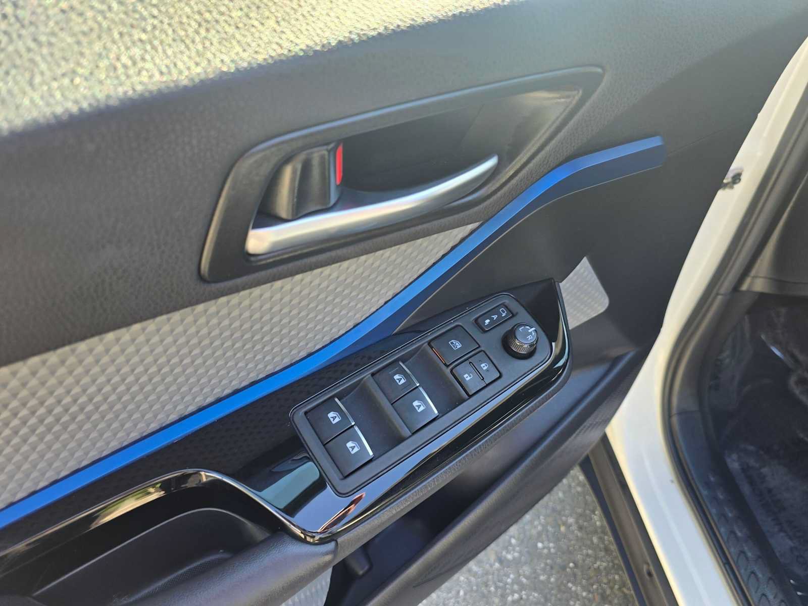 Used 2019 Toyota C-HR XLE FWD image 19